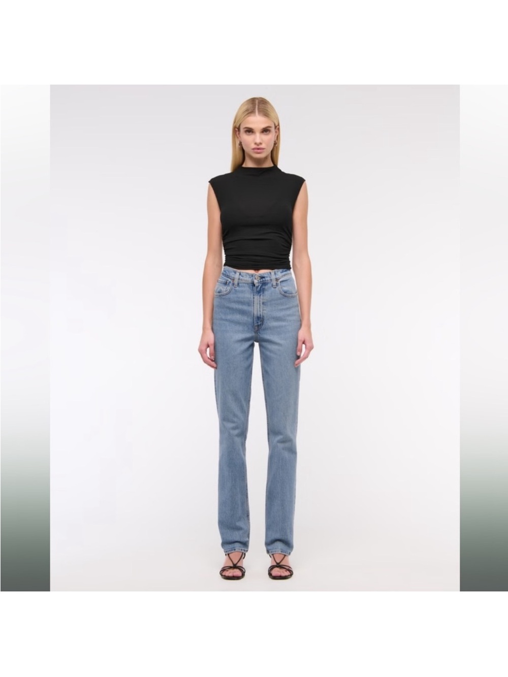 Abercrombie & Fitch 90s Straight Jean — Ultra High Rise, Medium Wash, Size 25